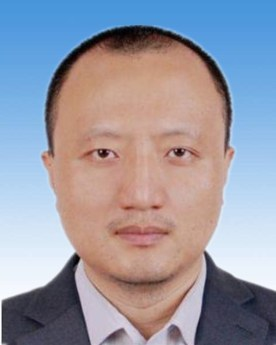 县委副书记，县政府党组书记、代县长主管人事、财政、审计工作。