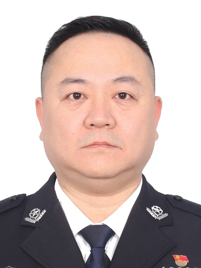 党组成员，副县长负责公安、打击走私、维稳，信访，国家安全，司法、政府法制等工作